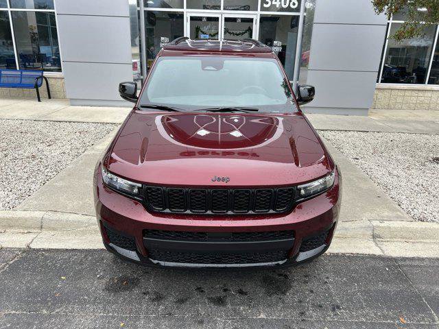 New 2025 Jeep Grand Cherokee L Laredo image 5