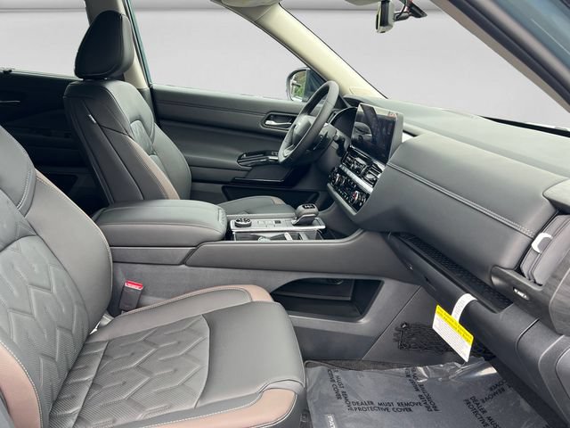 New 2026 Nissan Pathfinder Platinum AWD/4WD image 16