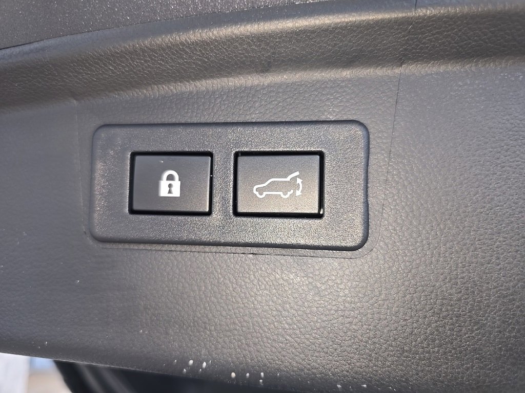 Used 2025 Subaru Outback Premium image 32