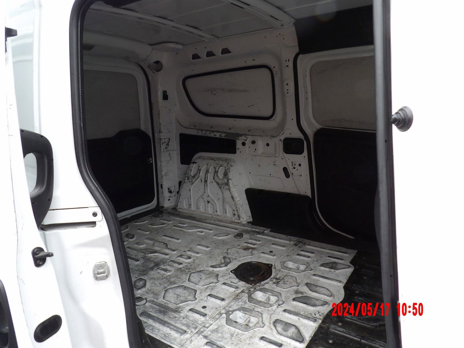 Used 2016 RAM ProMaster City Tradesman FWD image 13