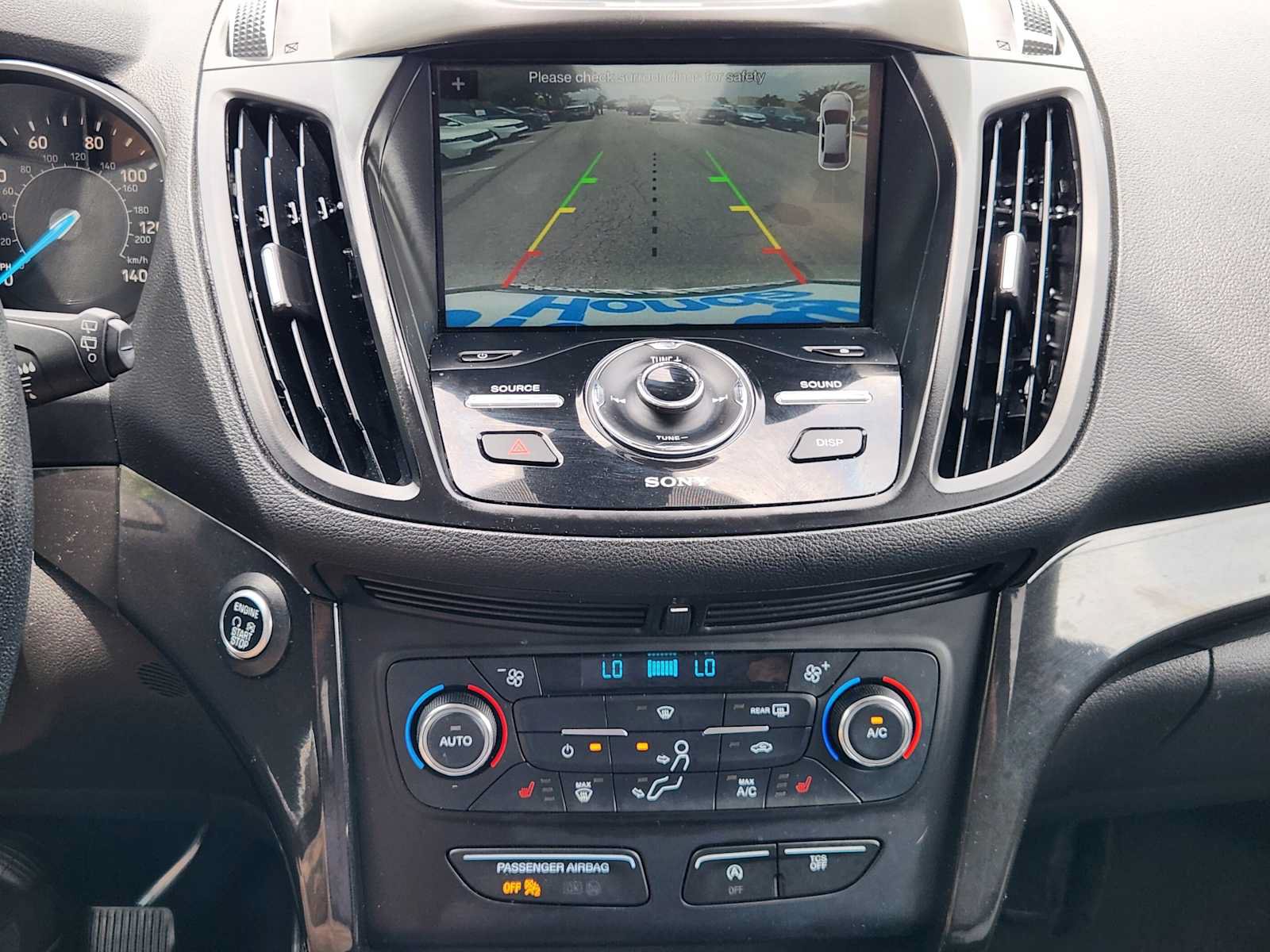 Used 2017 Ford Escape Titanium AWD/4WD image 17