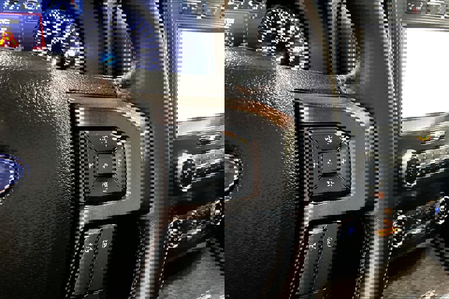 Used 2021 Ford Expedition Max Limited image 24