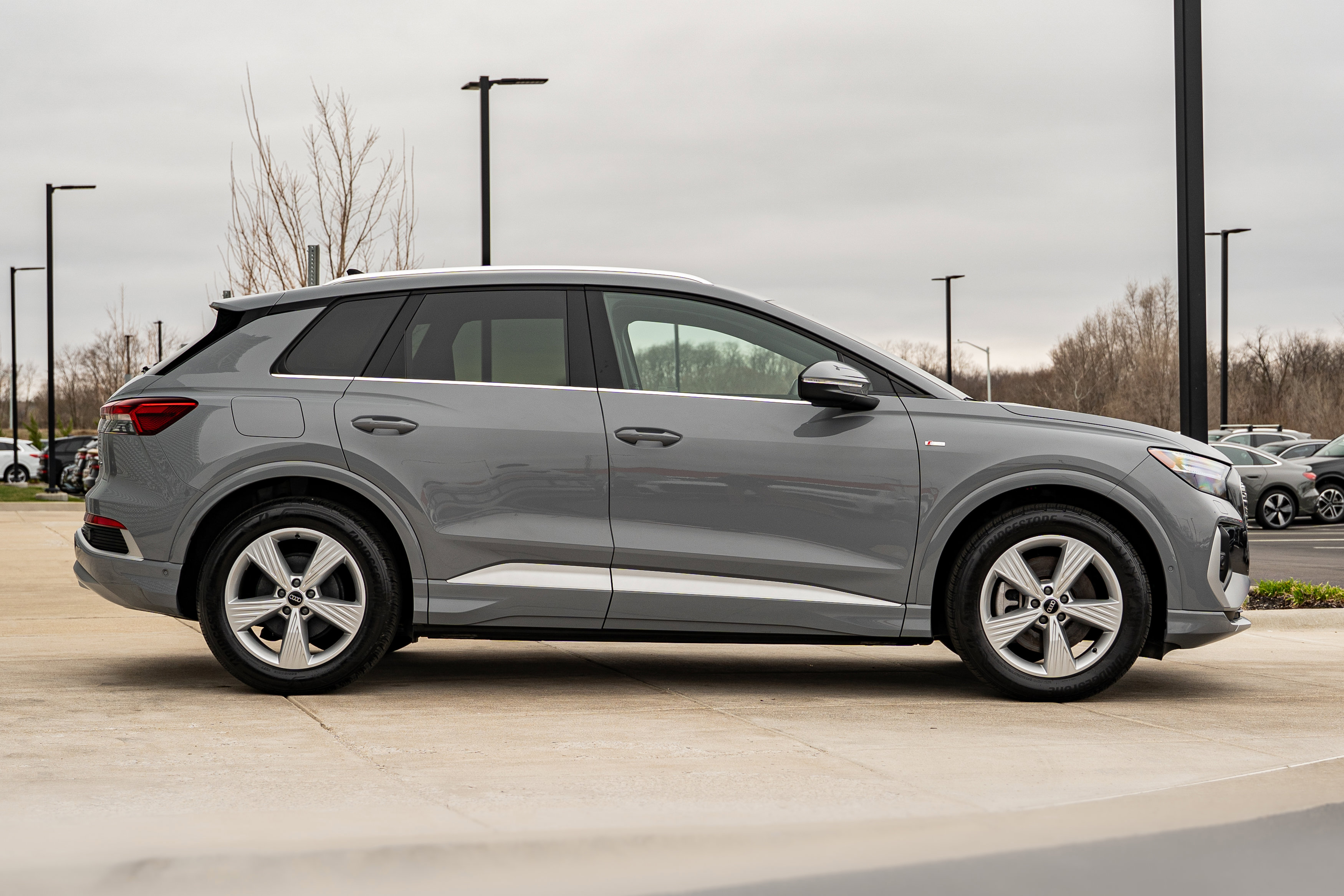 Certified 2024 Audi Q4 e-tron Prestige image 3