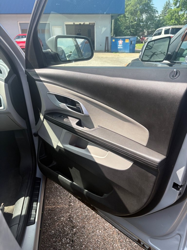 Used 2010 Chevrolet Equinox LS FWD image 15