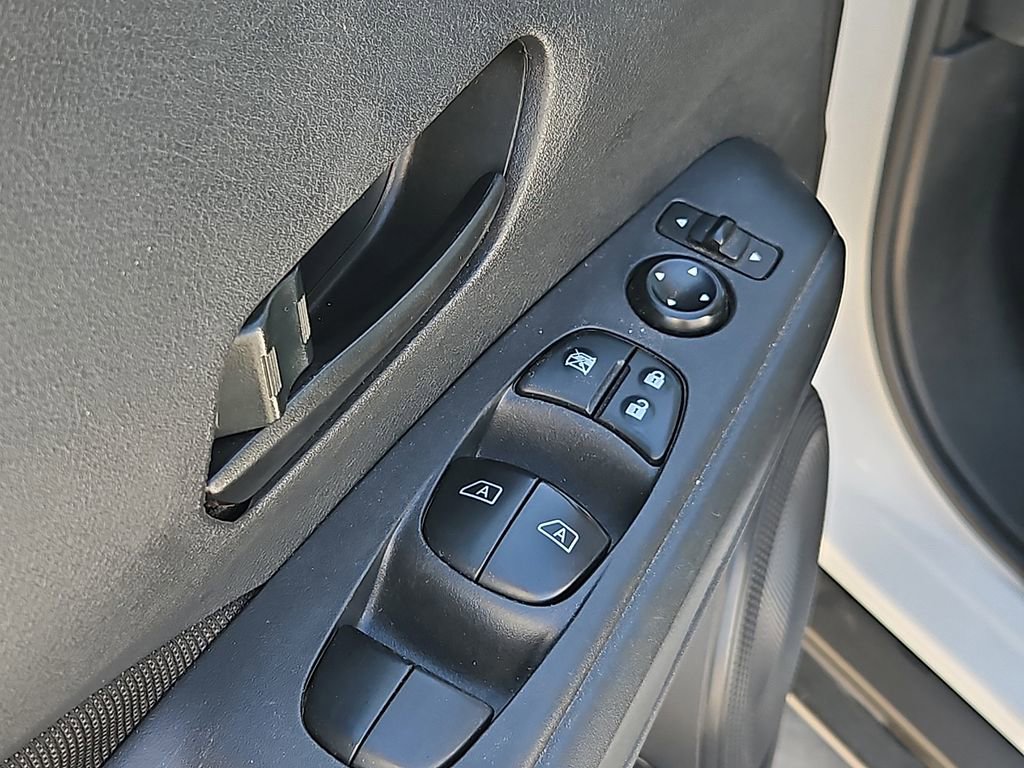 Used 2024 Nissan Kicks S FWD image 13