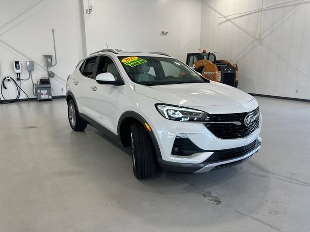 Used 2023 Buick Encore GX Essence w/ Experience Buick Package AWD/4WD image 3