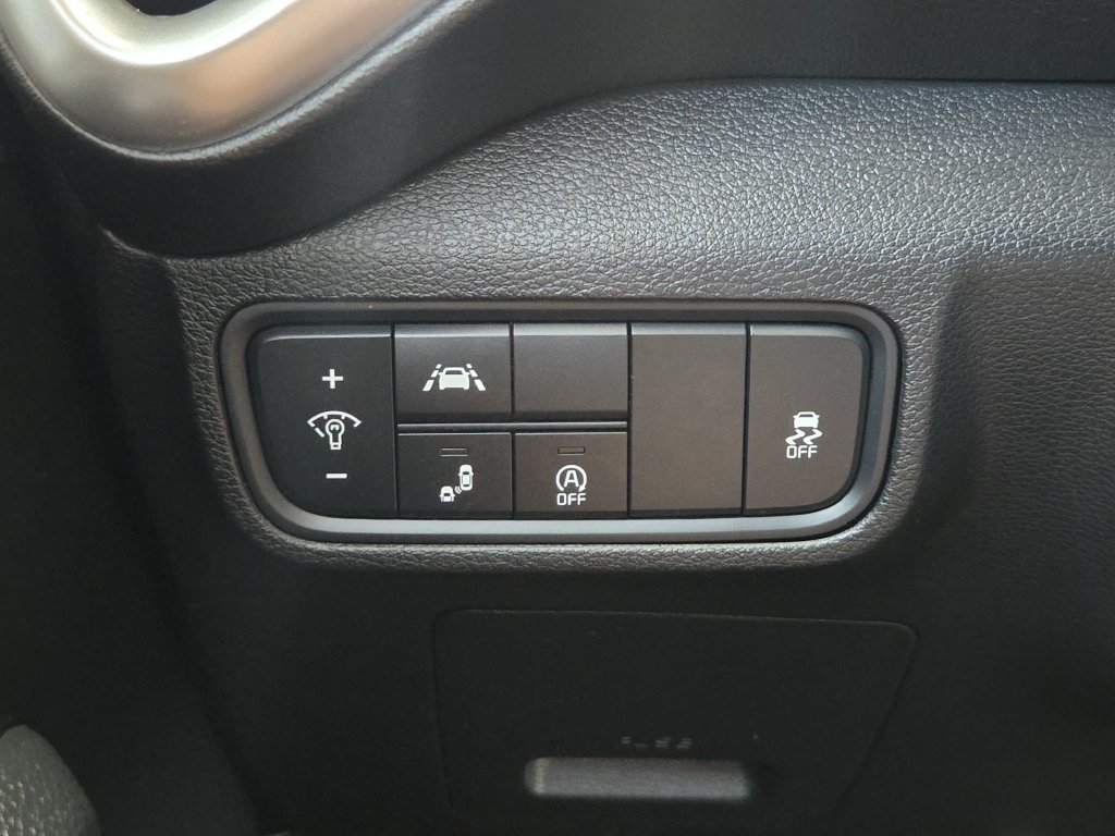 Certified 2022 Kia Soul LX w/ Technology Package FWD image 24