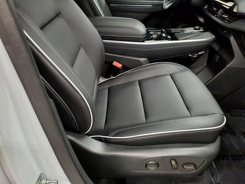 Used 2025 Buick Enclave Preferred image 19