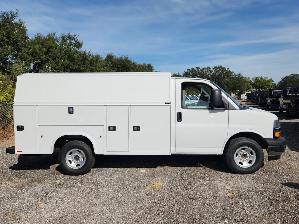 New 2025 Chevrolet Express 3500 w/ Power Convenience Package RWD image 9