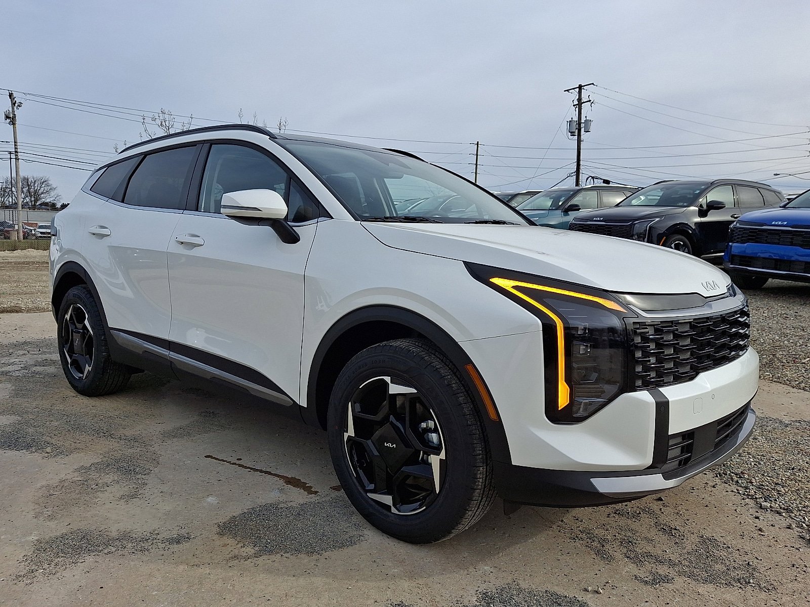 New 2026 Kia Sportage EX w/ EX Panoramic Sunroof Package image 2