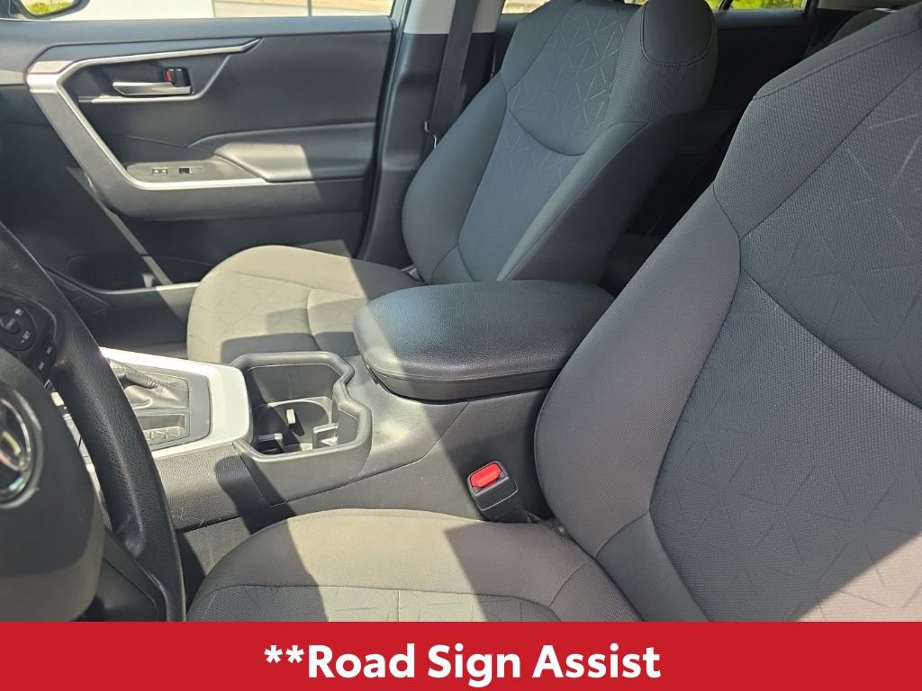Used 2024 Toyota RAV4 XLE FWD image 15
