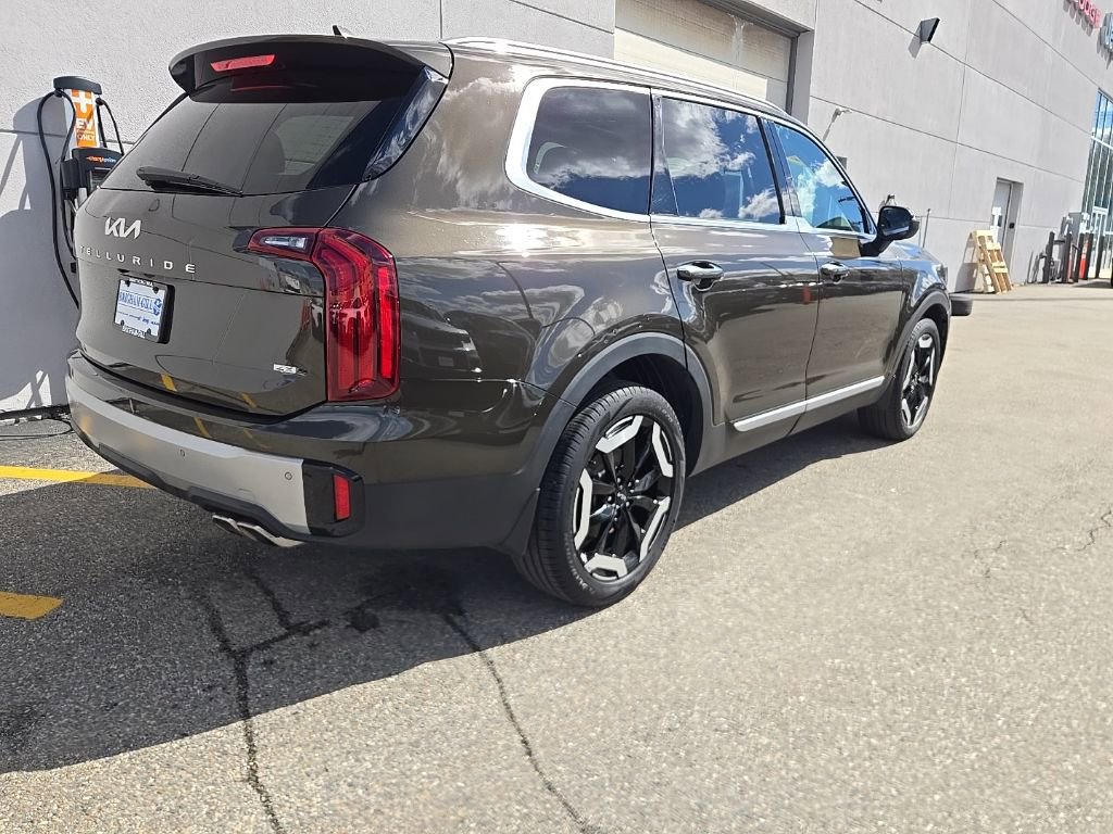 Used 2023 Kia Telluride S w/ S Sunroof Package image 8