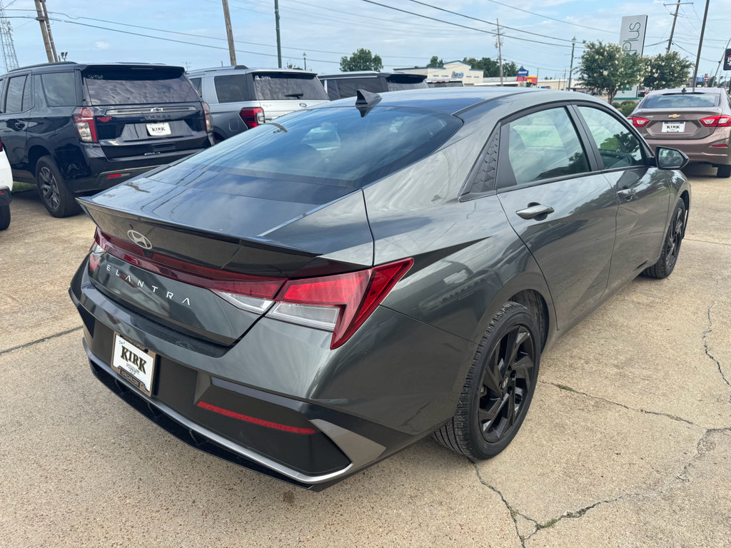 Used 2026 Hyundai Elantra Sport FWD image 5