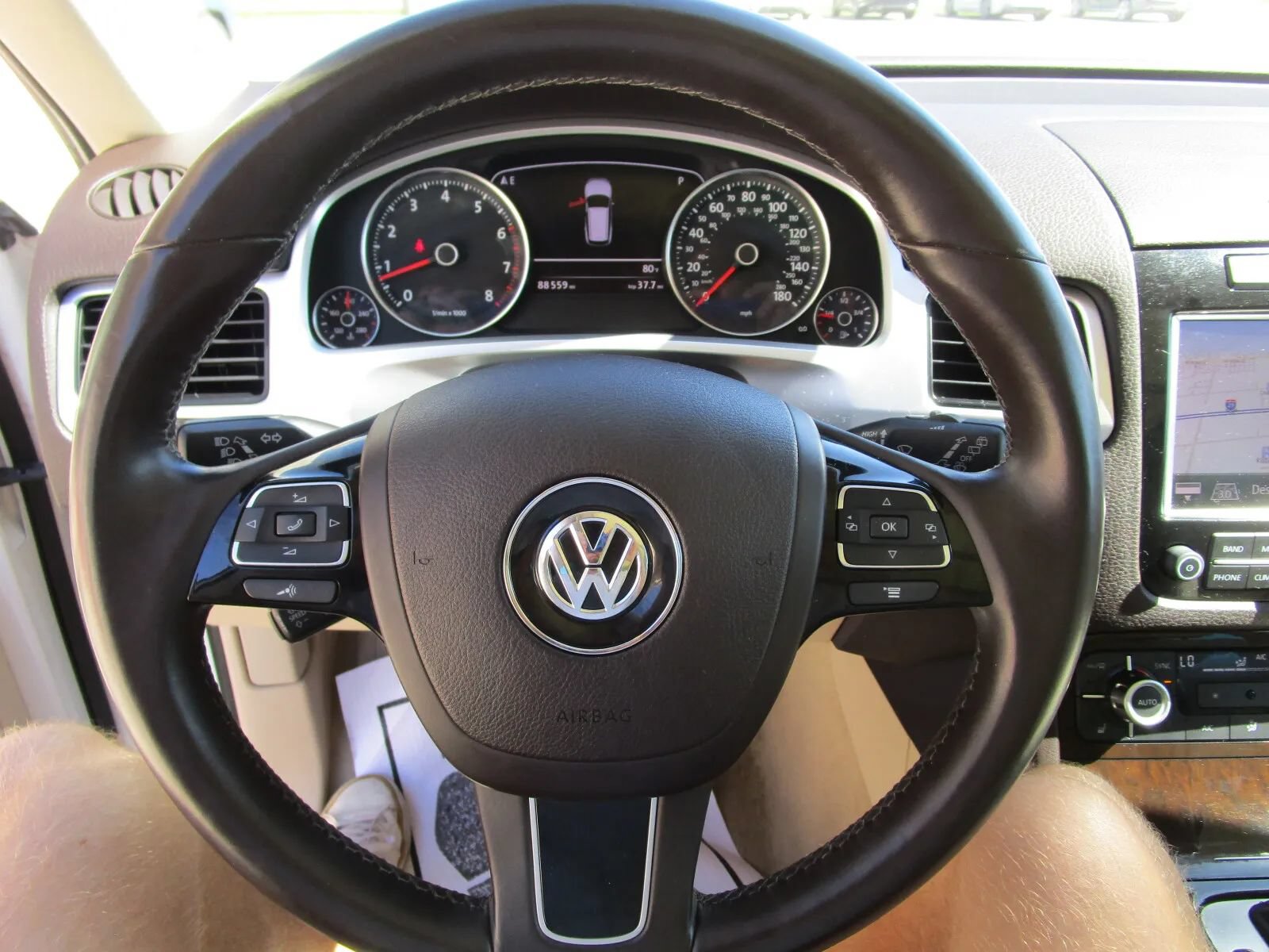 Used 2014 Volkswagen Touareg Executive AWD/4WD image 14