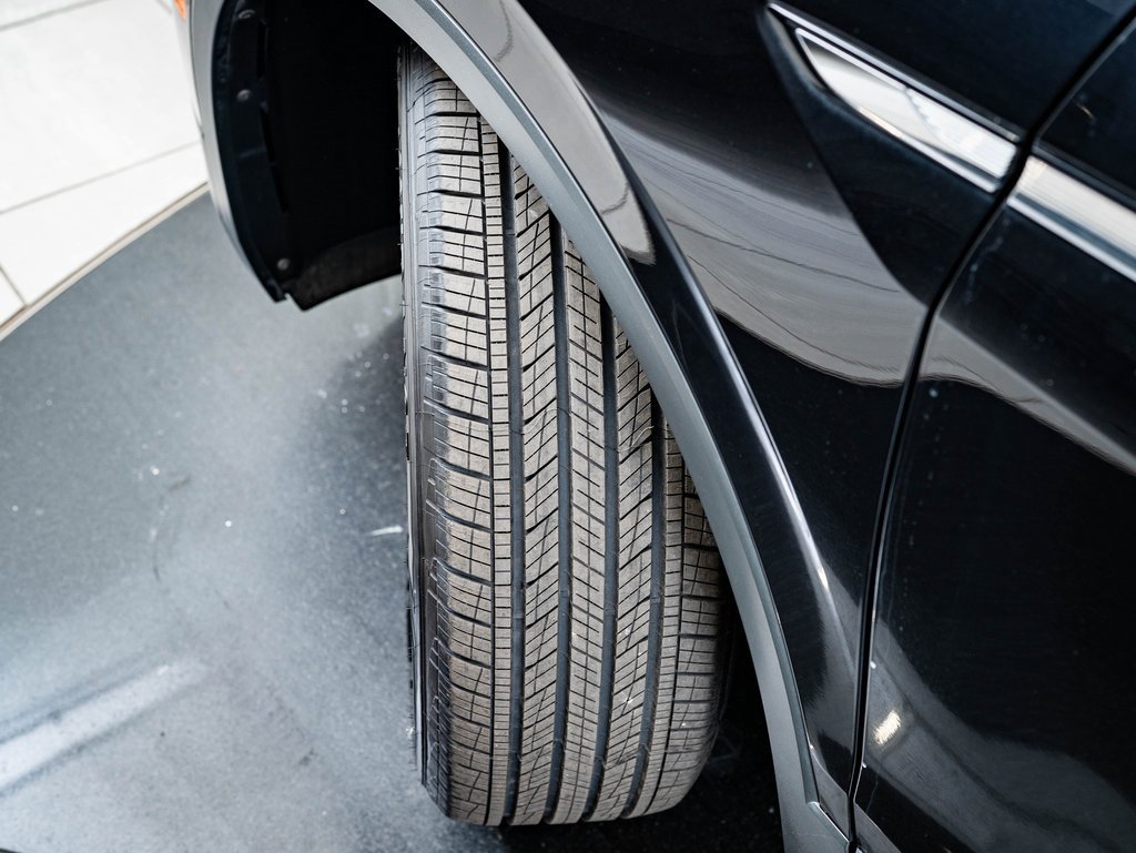 Used 2022 Volkswagen Tiguan SE w/ Panoramic Sunroof Package image 40