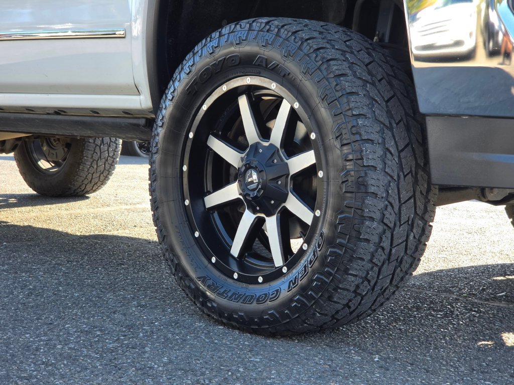 Used 2018 GMC Sierra 1500 SLT w/ Texas SLT Premium Package AWD/4WD image 14