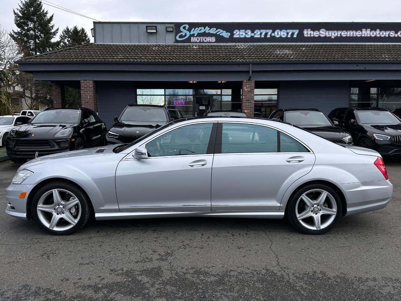 Used 2010 Mercedes-Benz S 550 4MATIC image 3