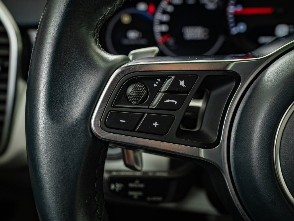 Used 2019 Porsche Cayenne S image 32