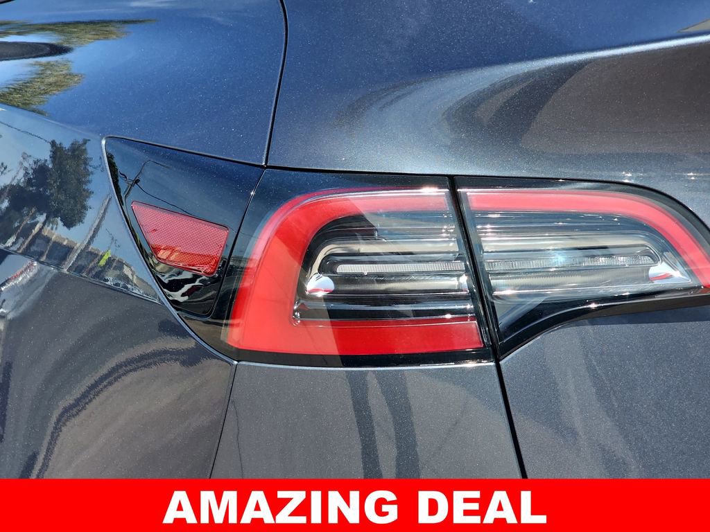 Used 2022 Tesla Model Y Long Range image 42