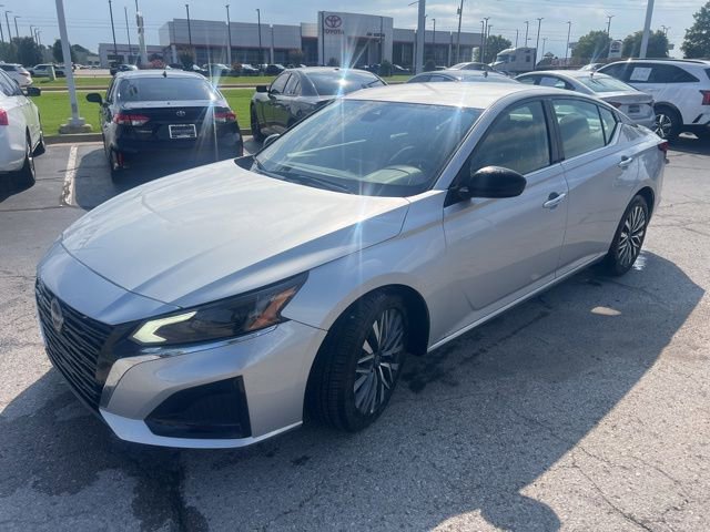 Certified 2024 Nissan Altima 2.5 SV image 3