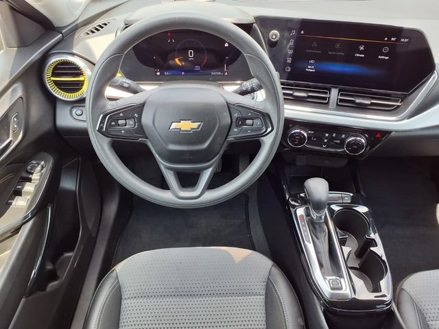 Certified 2025 Chevrolet Trax LT FWD image 5