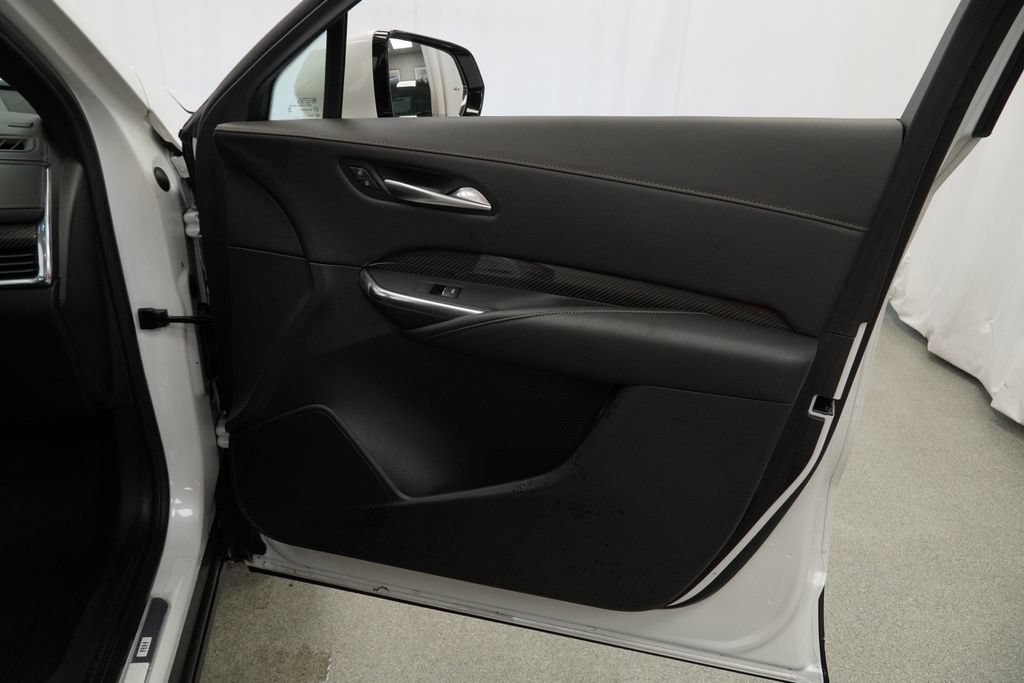 Used 2023 Cadillac XT4 Sport w/ Cold Weather Package AWD/4WD image 31