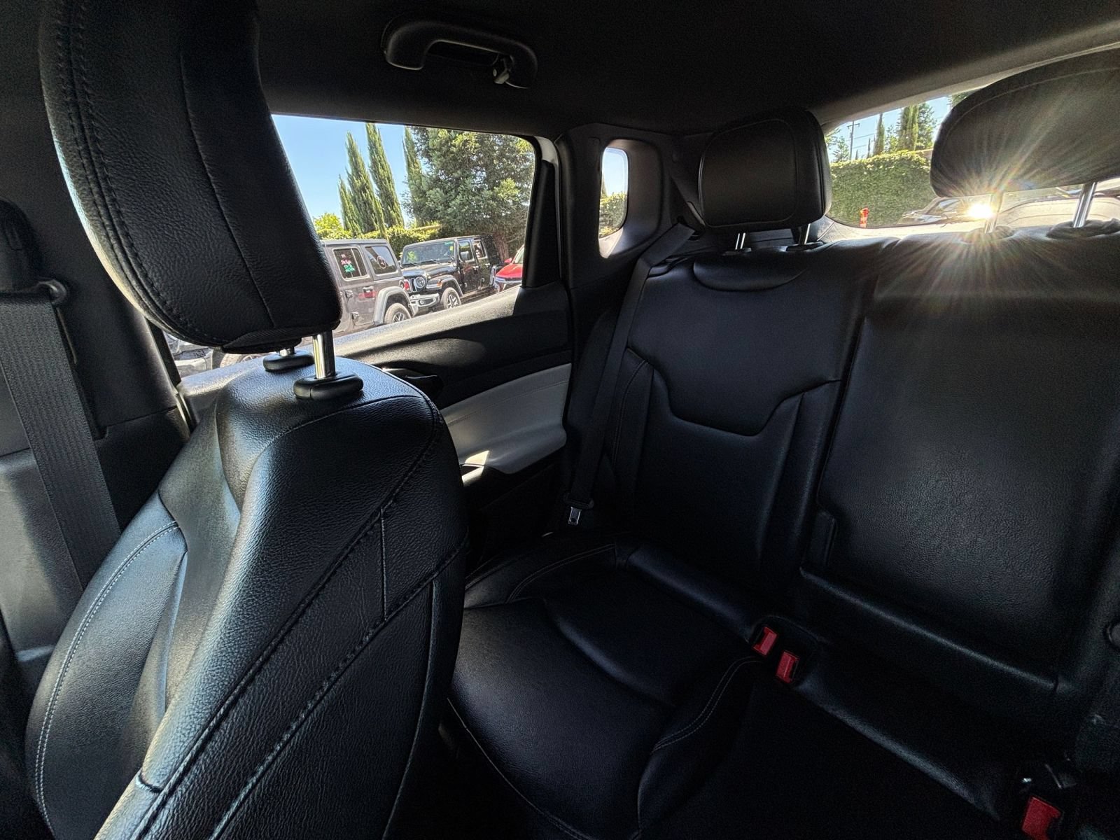 Used 2025 Jeep Compass Limited AWD/4WD image 40