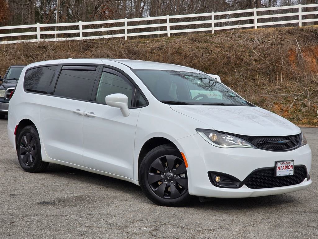 Used 2020 Chrysler Pacifica Touring w/ S Appearance Package image 14