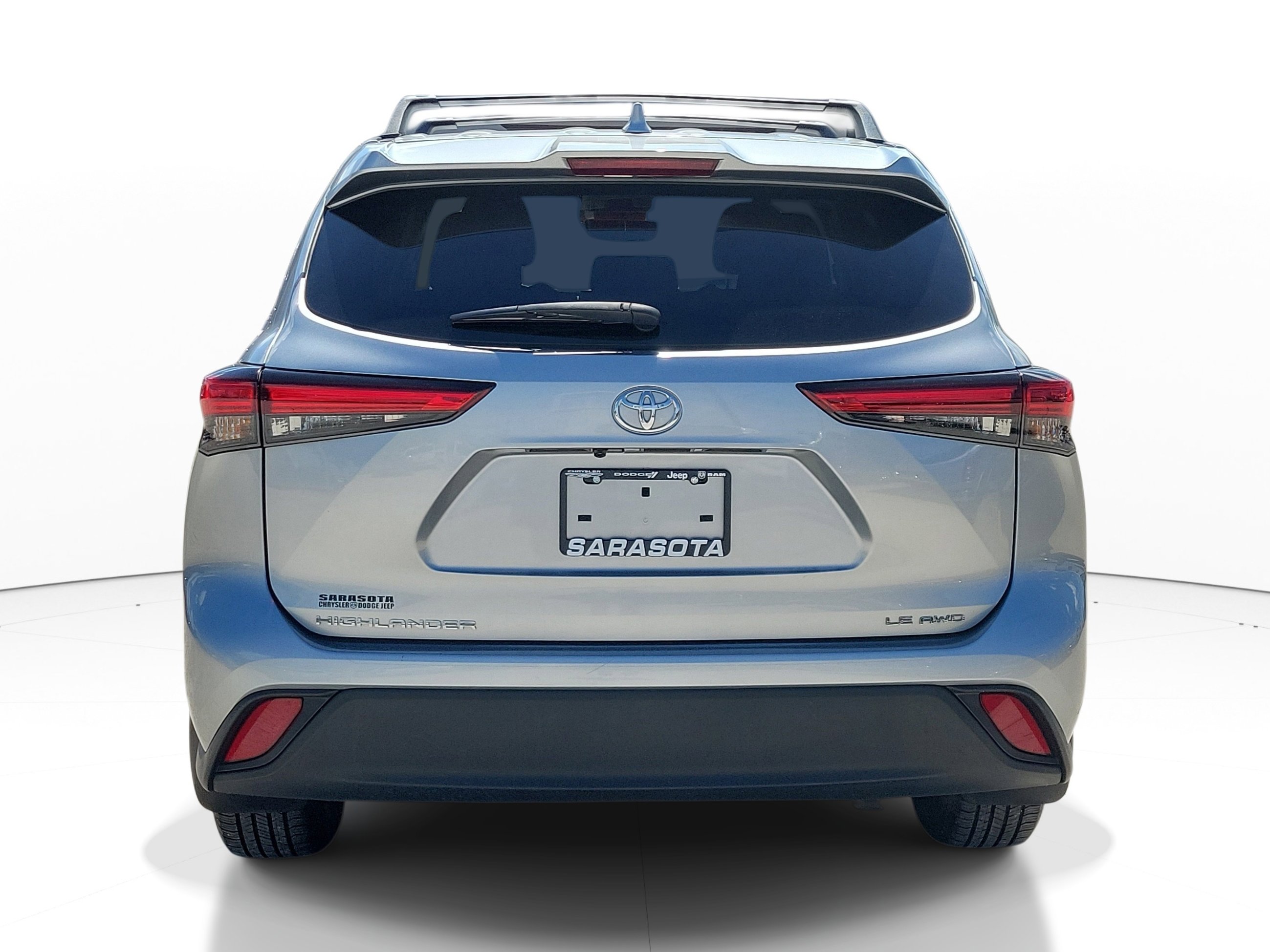 Used 2020 Toyota Highlander LE AWD/4WD image 5