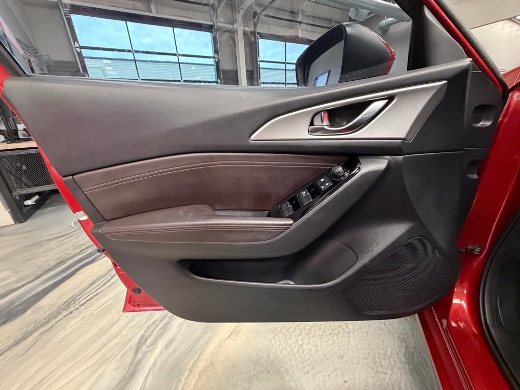 Used 2017 MAZDA MAZDA3 Touring image 50