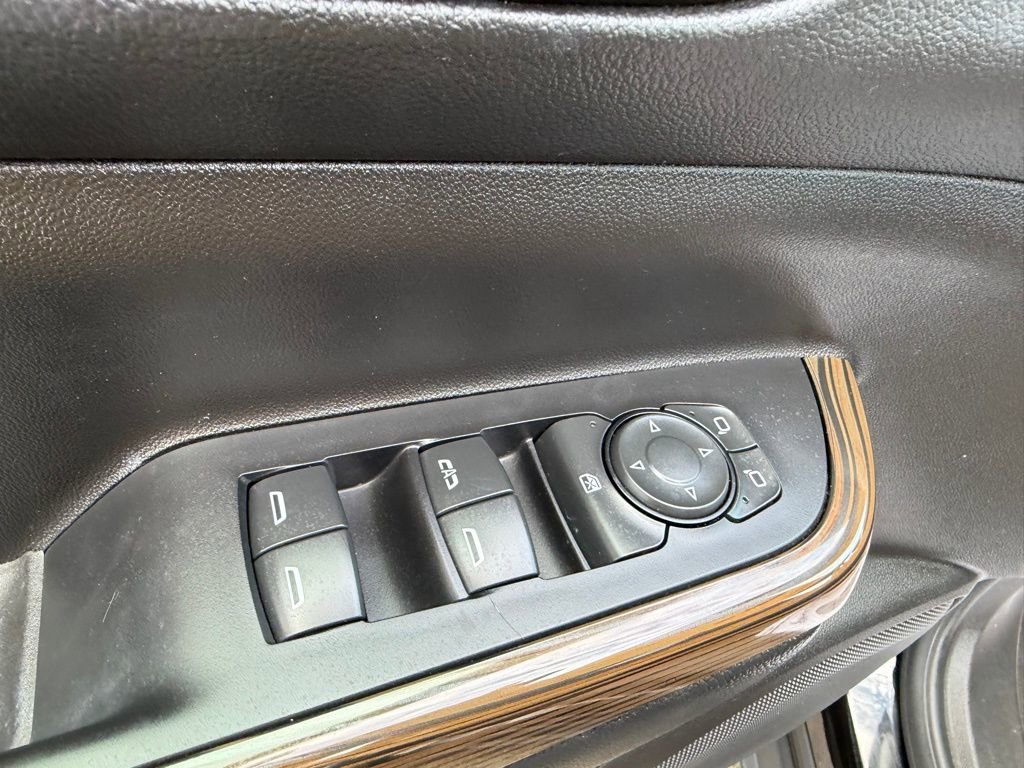 Used 2023 GMC Acadia SLE image 18