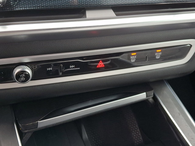 Certified 2025 BMW X5 xDrive50e w/ Climate Comfort Package image 18