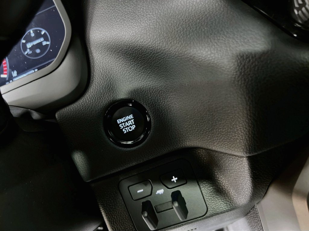 Used 2025 Toyota Tundra Limited AWD/4WD image 20
