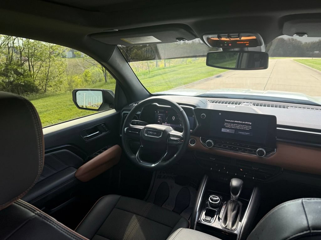 Used 2024 GMC Canyon AT4 w/ Technology Package AWD/4WD image 17