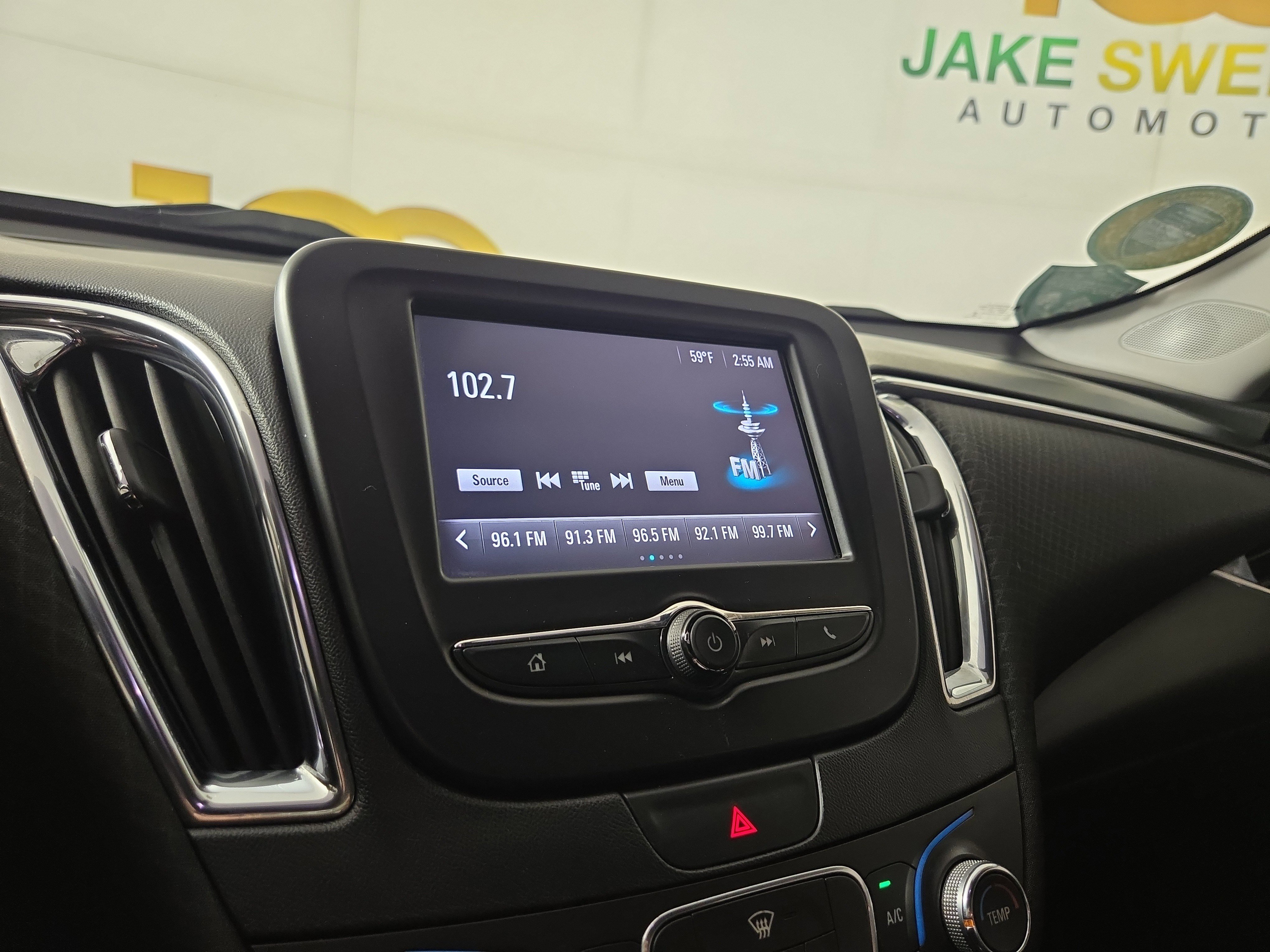 Used 2018 Chevrolet Malibu LT FWD image 18