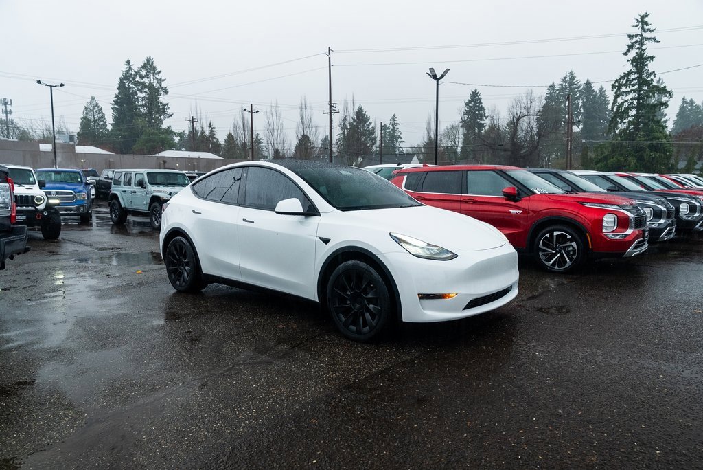 Used 2023 Tesla Model Y Long Range image 23