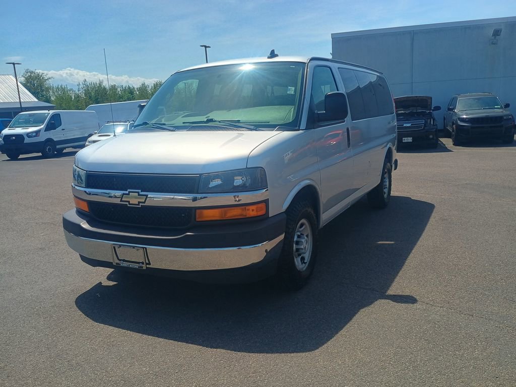 Used 2017 Chevrolet Express 2500 LS RWD image 3
