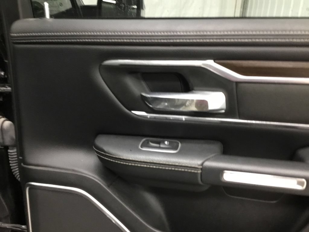 Used 2022 RAM 1500 Laramie AWD/4WD image 18