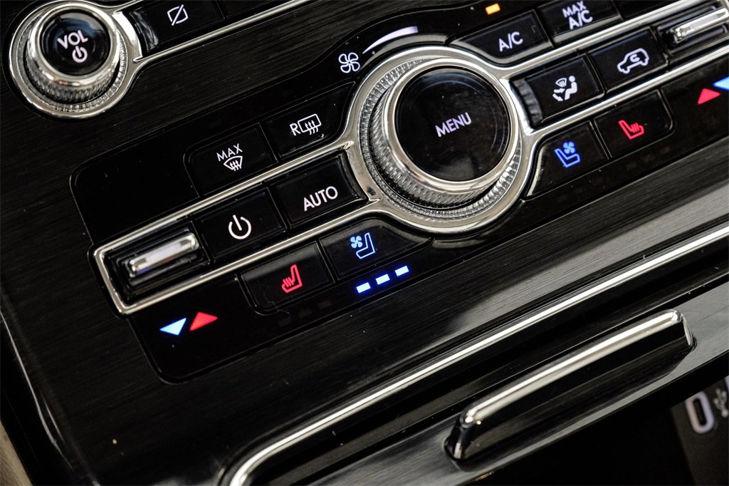 Used 2023 Lincoln Nautilus Reserve image 24