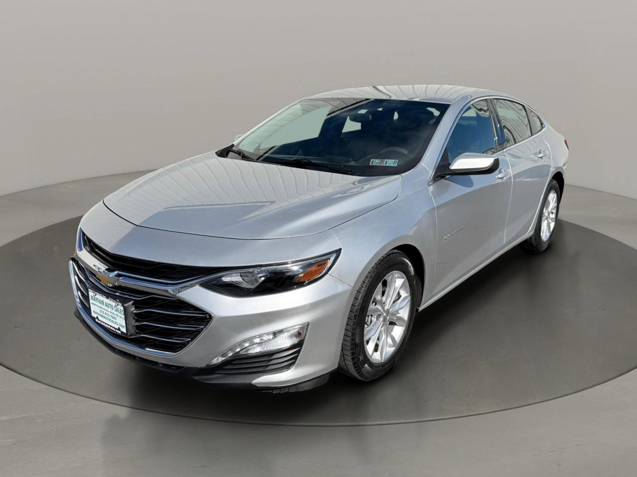 Used 2020 Chevrolet Malibu LT image 2