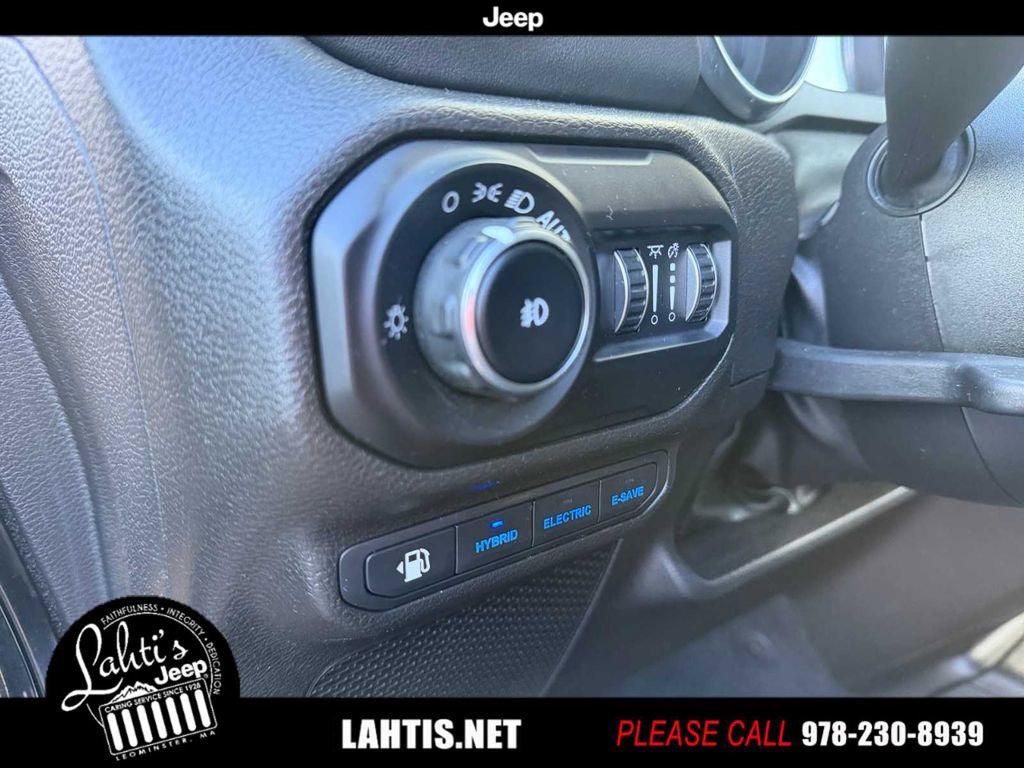 Certified 2022 Jeep Wrangler Unlimited Sahara image 34