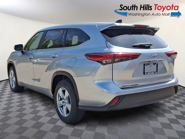 Used 2023 Toyota Highlander L FWD image 4