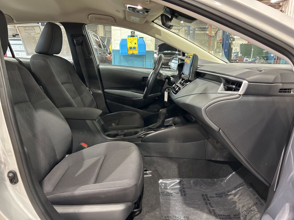 Used 2024 Toyota Corolla LE FWD image 34