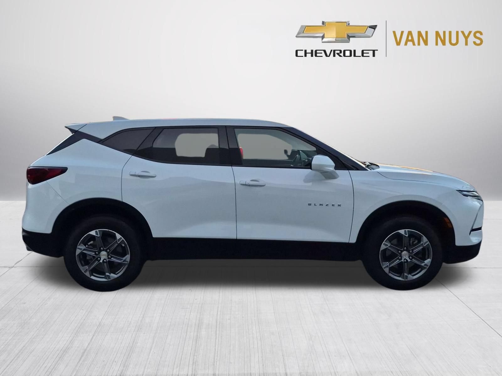 Used 2024 Chevrolet Blazer LT w/ LPO, Cargo Package FWD image 4