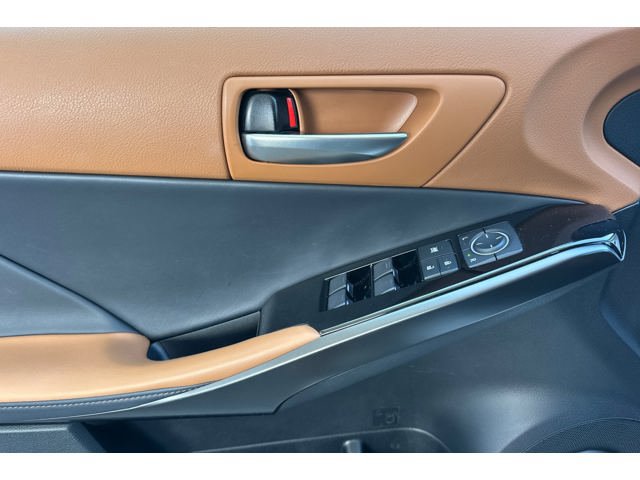 Used 2023 Lexus IS 300 w/ Comfort Package RWD image 11