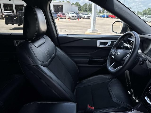 Used 2024 Ford Explorer ST AWD/4WD image 16