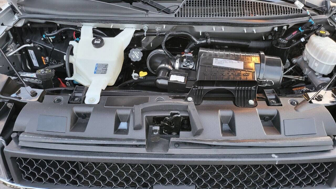 Used 2018 Chevrolet Express 3500 LT w/ LT Preferred Equipment Group RWD image 26