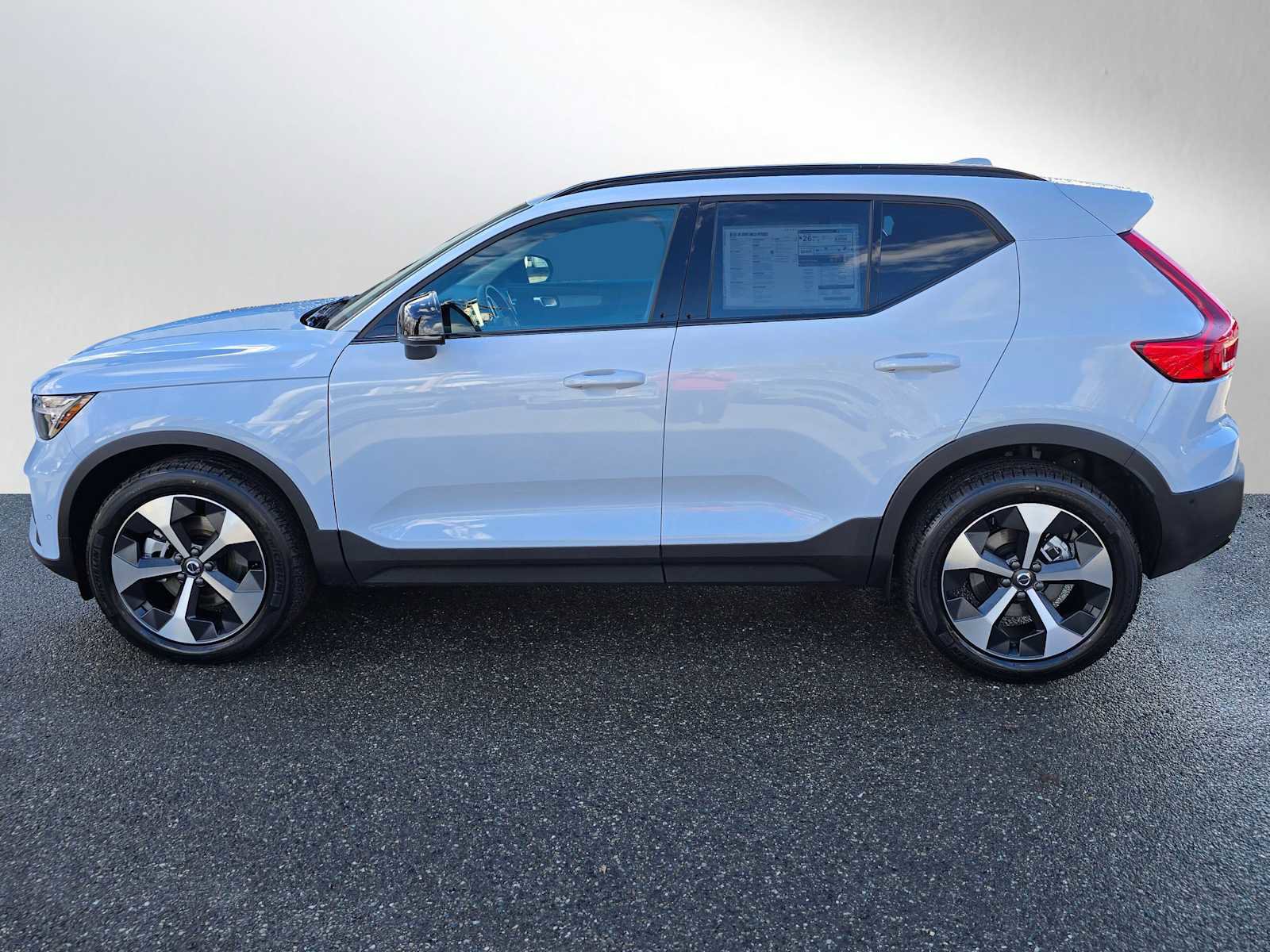 New 2026 Volvo XC40 B5 Plus w/ Protection Package Premier image 6
