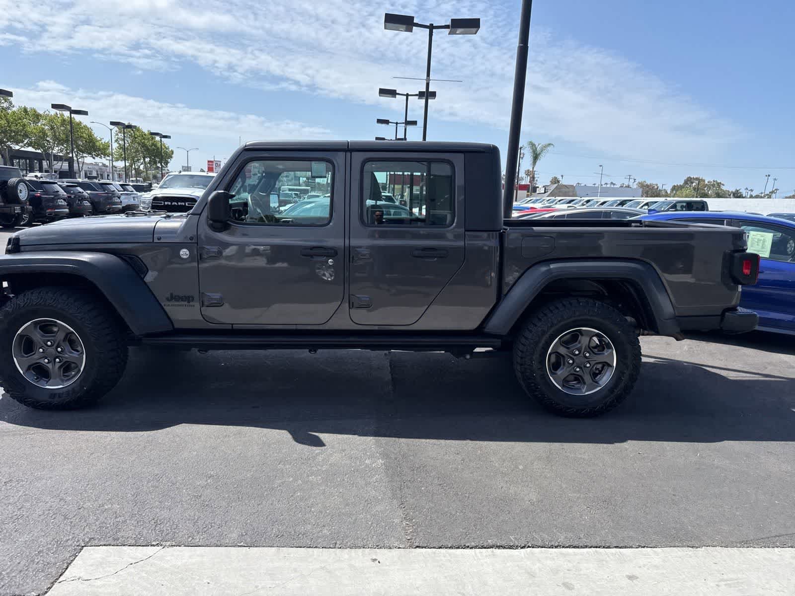Used 2020 Jeep Gladiator Sport w/ Auxiliary Switch Group AWD/4WD image 14