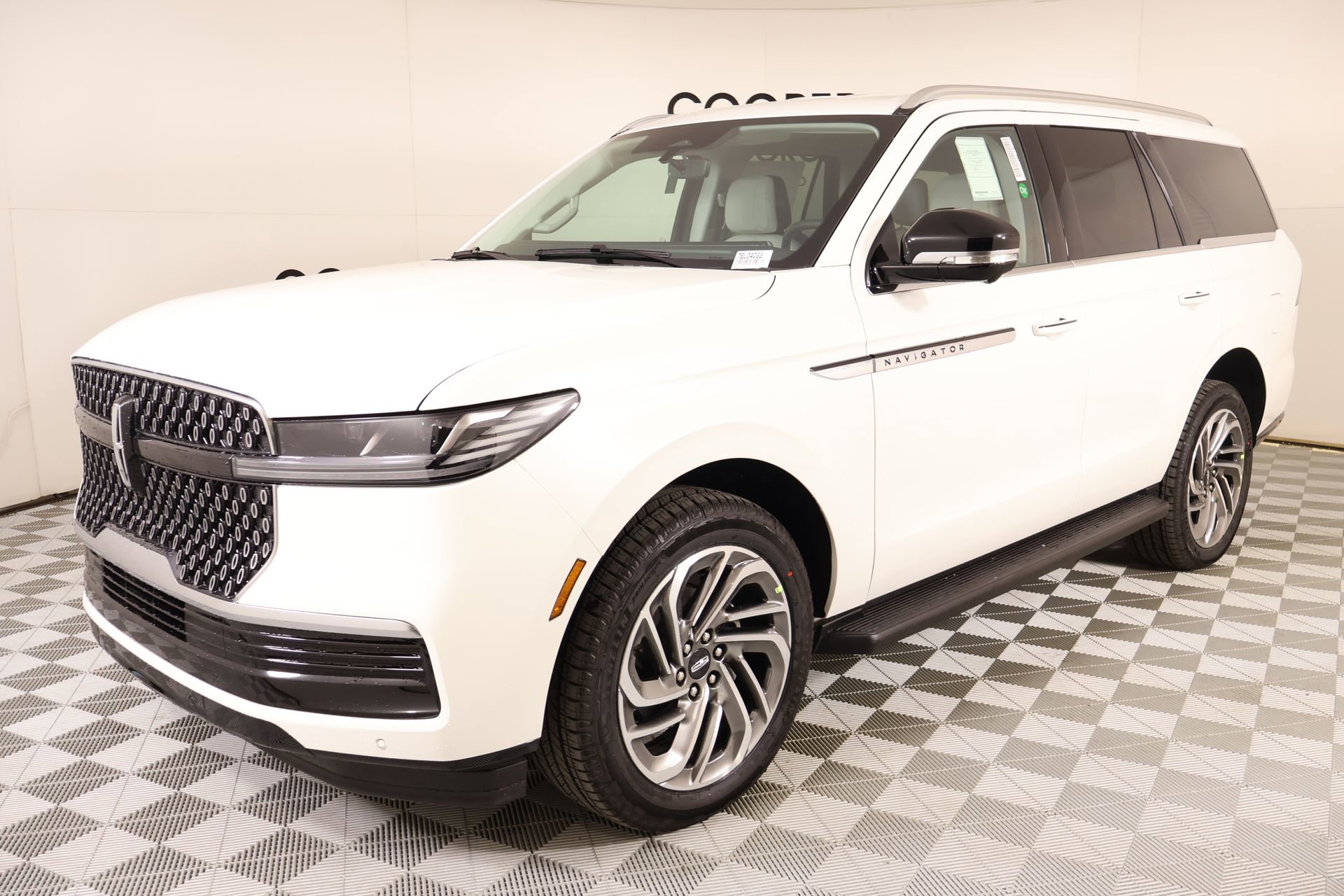 New 2026 Lincoln Navigator Premiere image 11